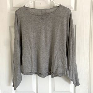 4/$20! Joie gray lightweight crop batwing sweater. Size XS